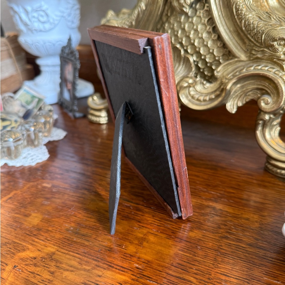 SOLD vintage religious picture in wood frame - Picture 8 of 8